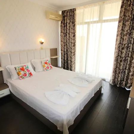 Comfortable With Sea View In Dolce 2 Apartment