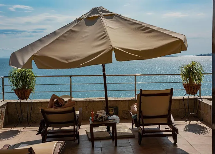 Apartment Comfortable With Sea View In Dolce 2